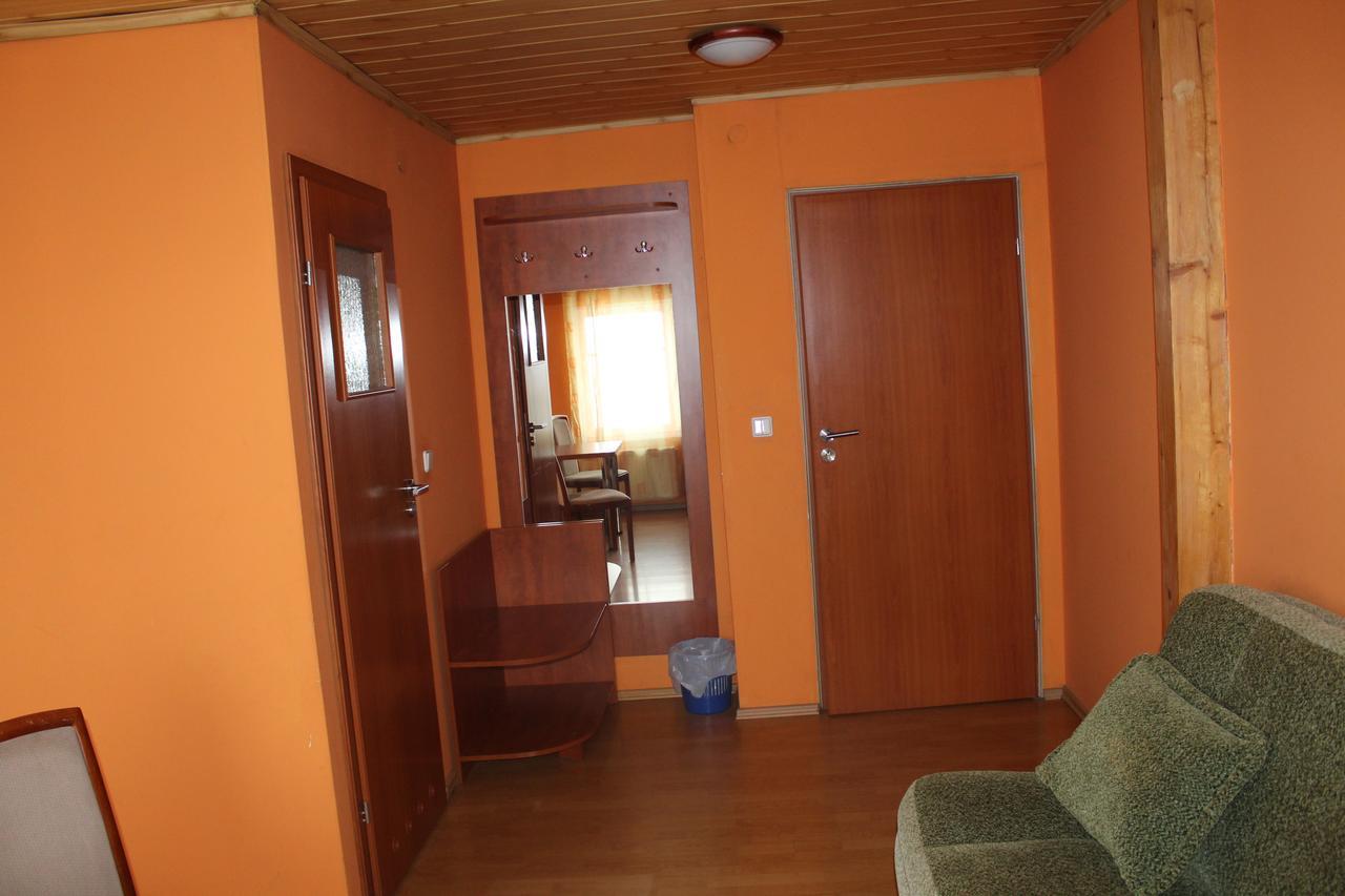 Zagroda Agroturystyczna Wiecha Mieroszow Exterior foto